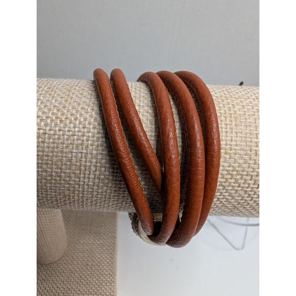 Brighton Leather Wrap Bracelet 7.5in Silver Tone Crystal Accent Magnetic - Picture 7 of 9